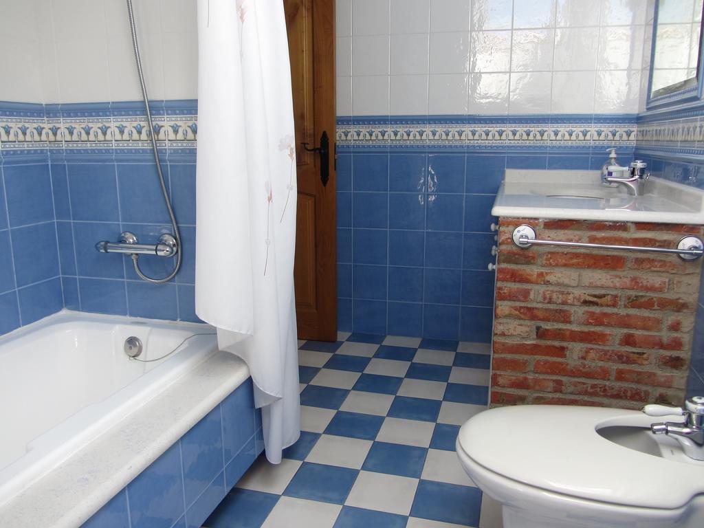 Vila Vivienda Sampedri Santillana del Mar Pokoj fotografie