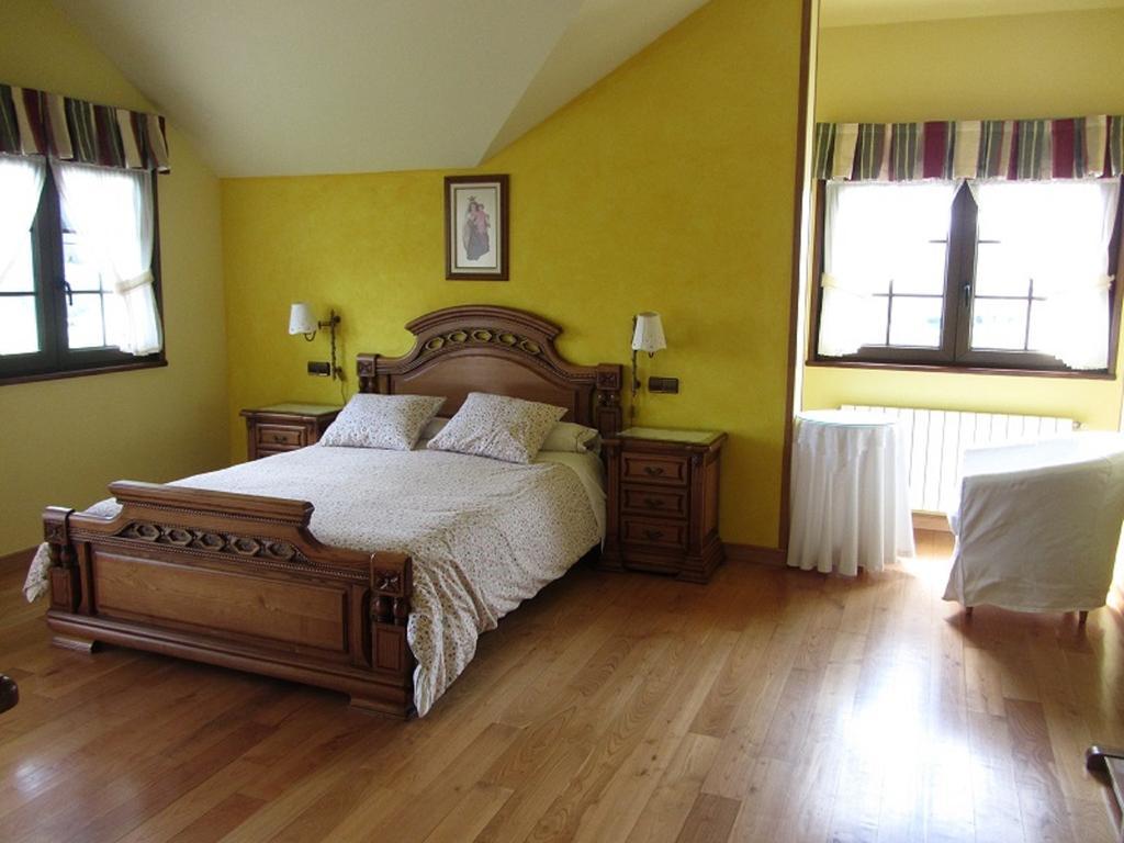 Vila Vivienda Sampedri Santillana del Mar Pokoj fotografie